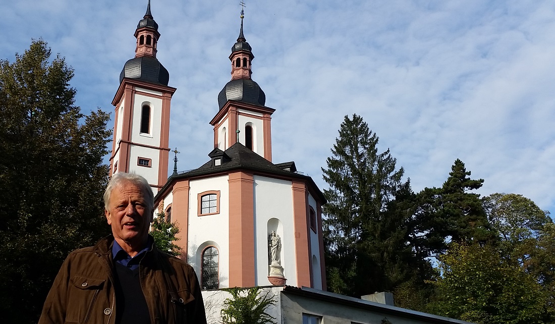 Der Medizinhistoriker Johannes Gottfried Mayer im Klostergarten Oberzell © Gartenradio.fm