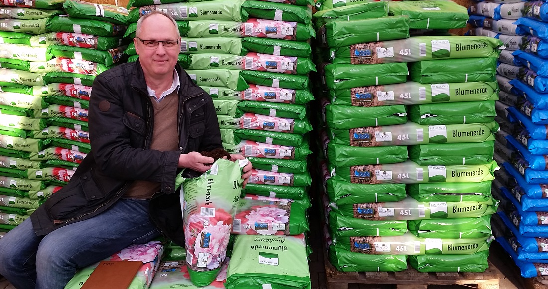 Jörg Schmellenkamp mit der "Generalistin", der Blumenerde © GartenRadio.fm