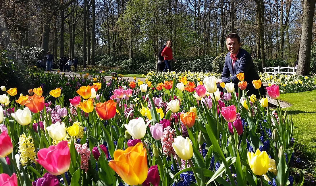 Chef-Gartendesigner Martin Elling mag besonders bunte Beete © GartenRadio.fm