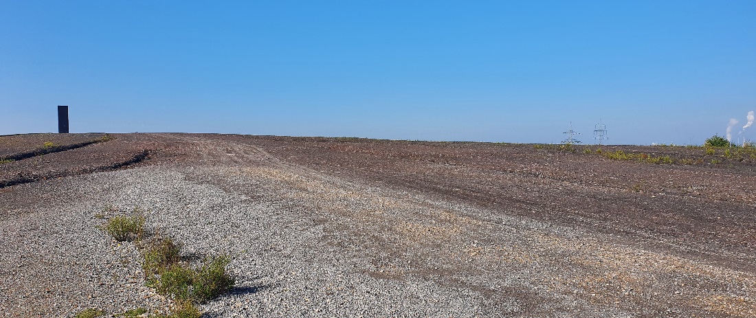 Die Bramme von Richard Serra auf der Halde Schurenbach.  © GartenRadio.fm