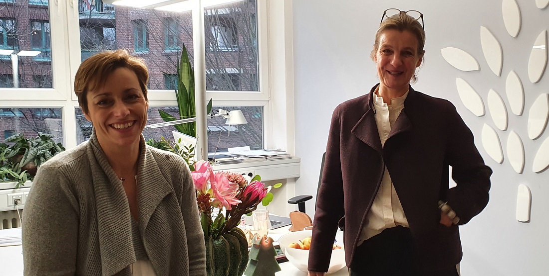 Maike Rohde und Katharina von Ehren in ihrem Büro in einer ehemaligen Hamburger Schwimmwestenfabrik. © GartenRadio.fm