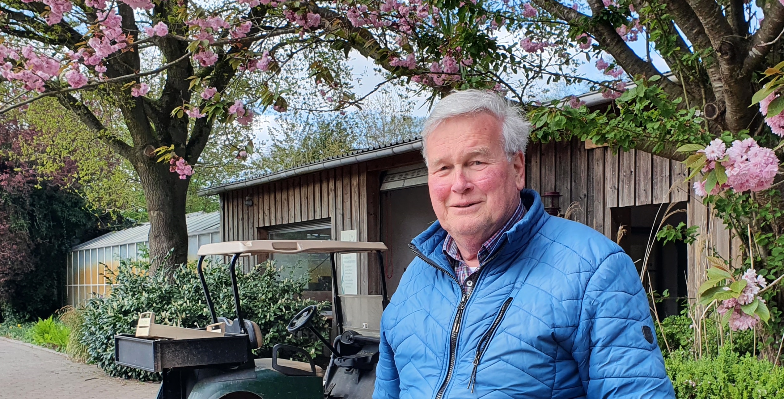 Staudengärtner Gerhard Mühring hat viele der Stauden und Gräser von Pagels übernommen, als dieser seine Gärtnerei aus Altersgründen aufgab. © GartenRadio