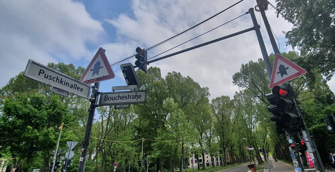 Gleich neben der viel befahrenen Puschkin-Allee brüten "Hauptstadt-Nachtigallen" besonders gerne. © GartenRadio.fm