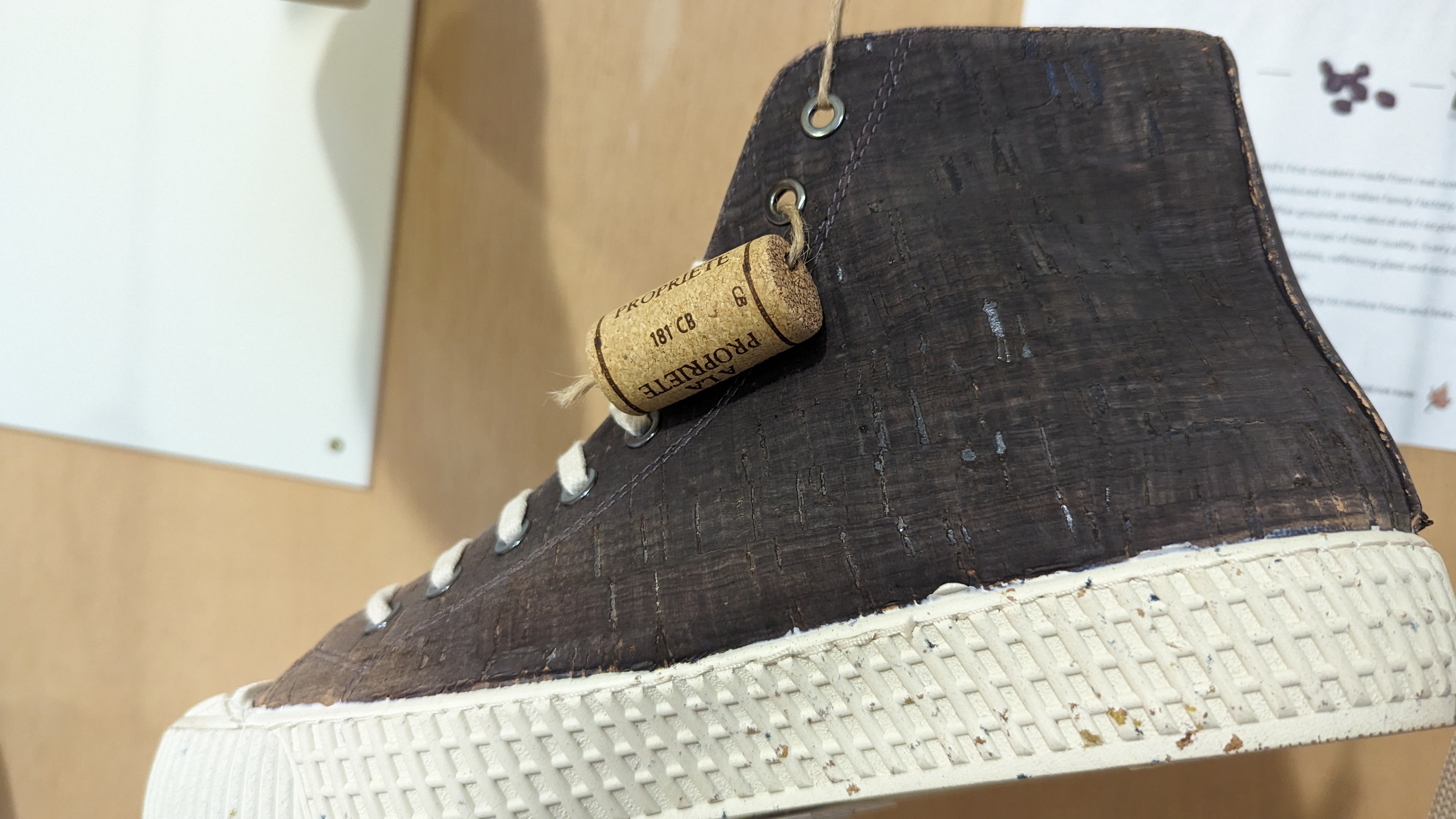 Sneakers aus Kork. © GartenRadio.fm
