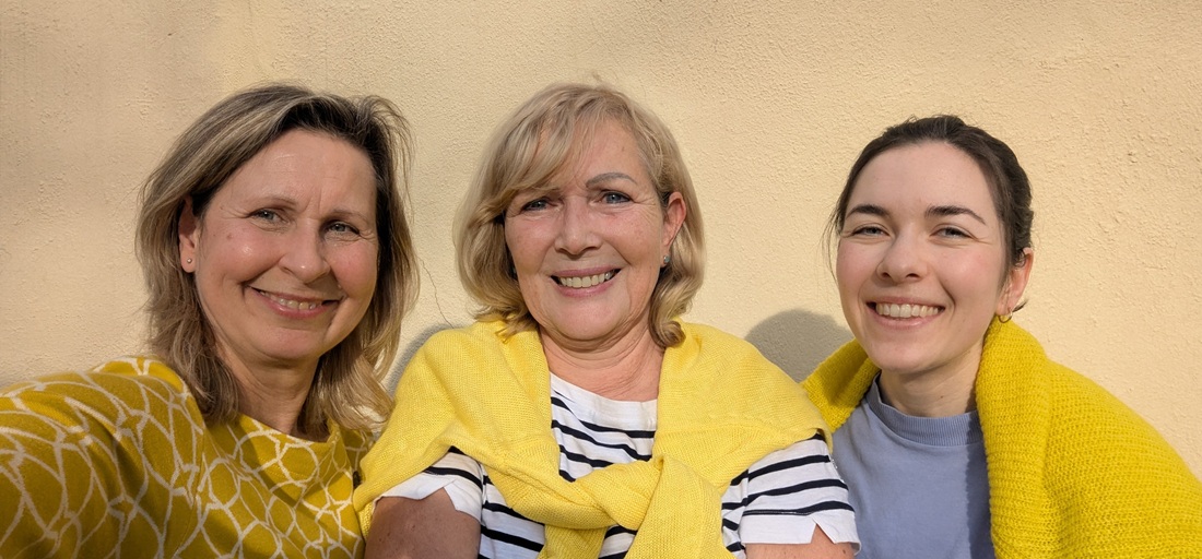 Drei Damen in Gelb: Heike Sicconi, Petra Pelz und Leonie Humenda. © Gartenradio.fm